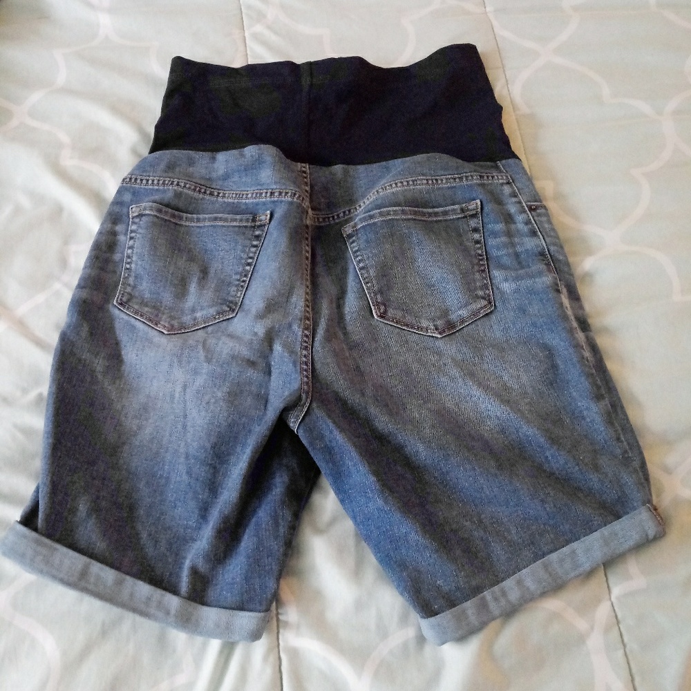 Liz Lange Maternity Bermuda Shorts